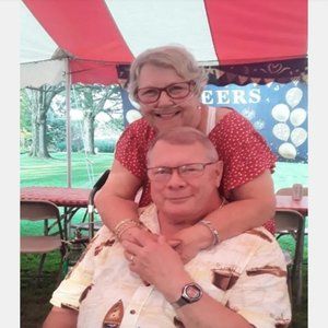 Meet your Posher, Laurie